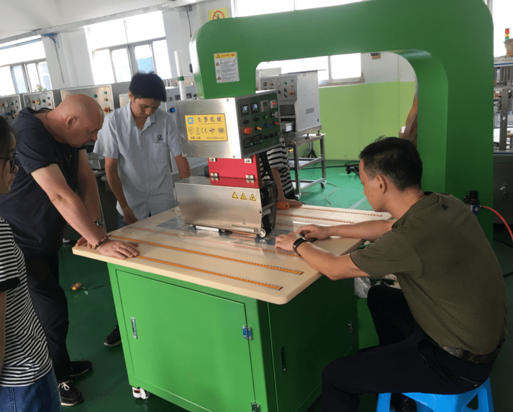 ETFE膜結(jié)構(gòu)焊接機(jī)